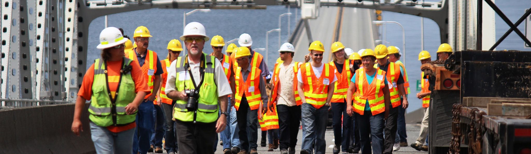 SR 520 crew members